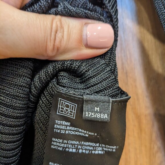 BNWT Toteme Silky Scoop Neck Top in Black - Size M - Picture 6 of 6